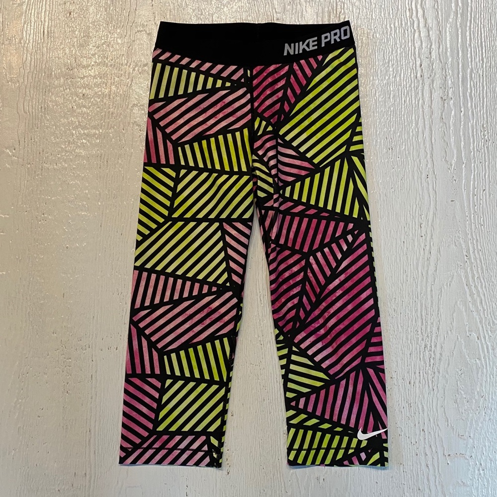 Nike Pro Dri-Fit Capri Length Leggings   Medium